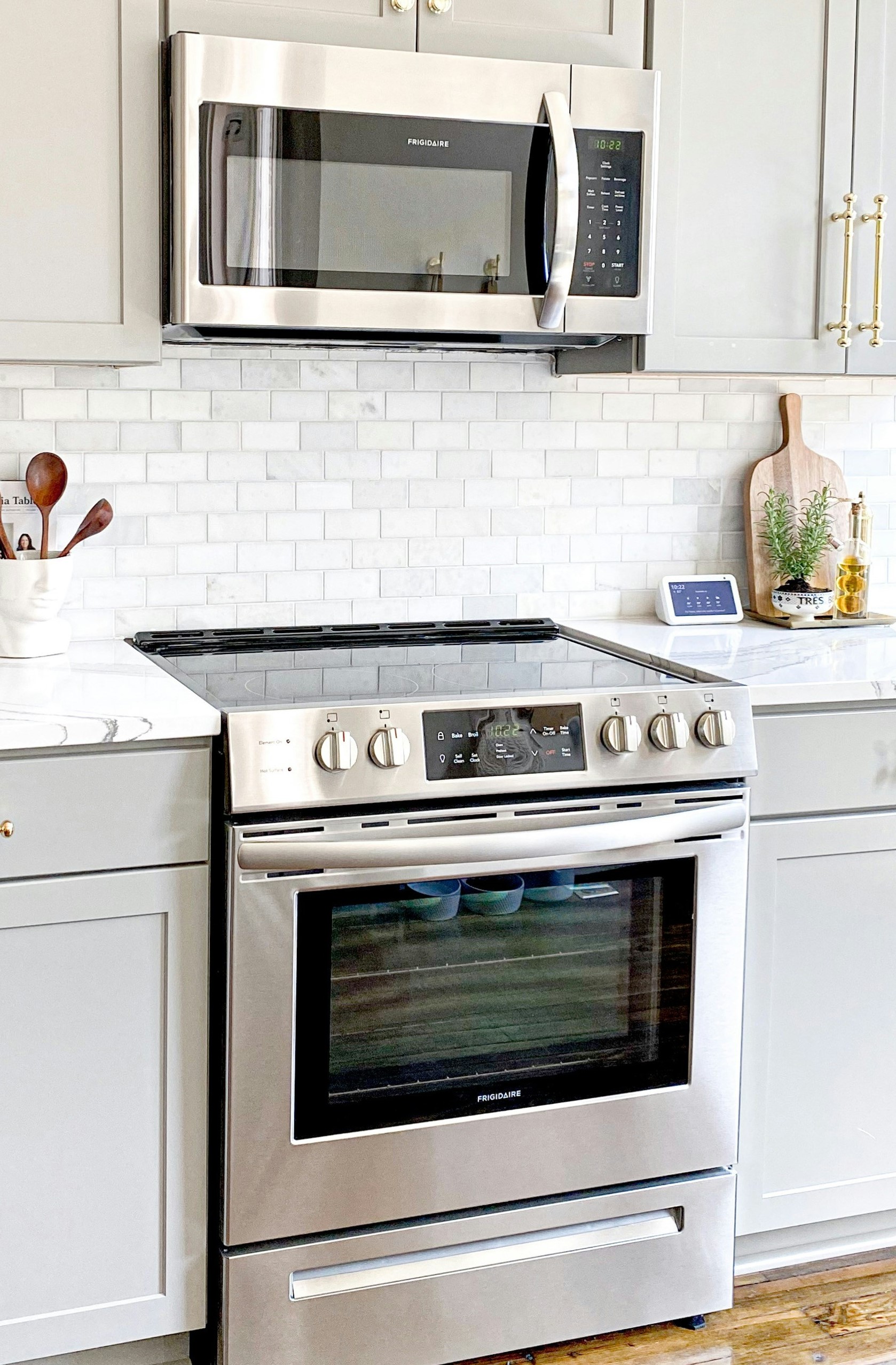 Microwave repair service